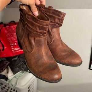 Short brown booties